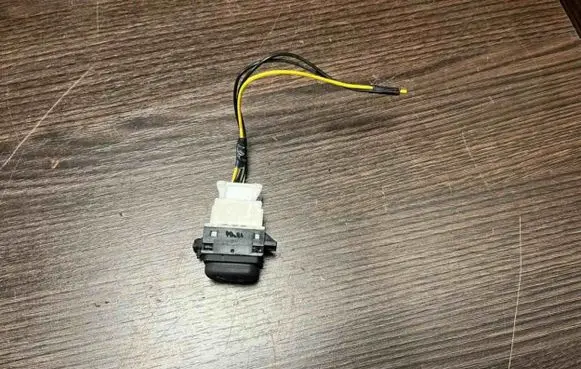 Nissan Primastar Seat heating switch 7700309514