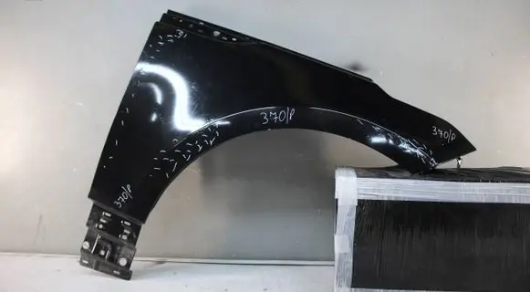 Land Rover Range Rover Velar Fender mounting bracket