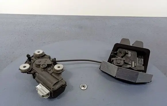 Volvo S90, V90 Tailgate/trunk/boot lock/catch/latch 31484599