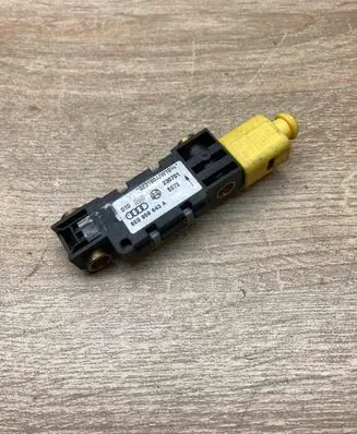 Audi A4 S4 B5 8D Airbag deployment crash/impact sensor 8E0959643A