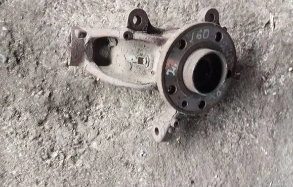 Volvo V60 Front wheel hub spindle knuckle 6G913K170A