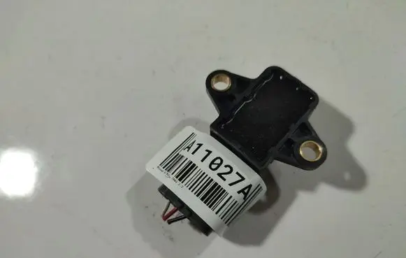 Nissan X-Trail T30 ESP acceleration yaw rate sensor 479308H300