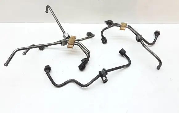 Volvo V70 Fuel injector supply line/pipe 
