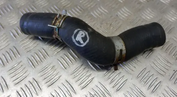 Toyota RAV 4 (XA40) Engine coolant pipe/hose