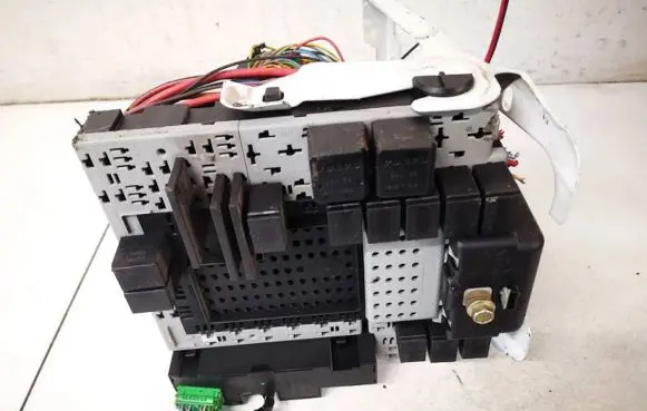 Volvo S80 Fuse box set 8691998 p8691998