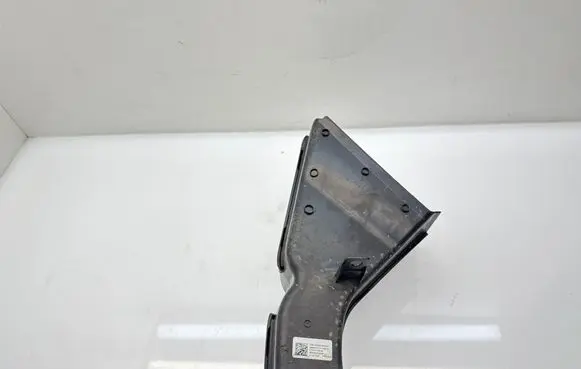 BMW iX Brake cooling air channel/duct 599240FC701004E31 5T87370256 70851800000