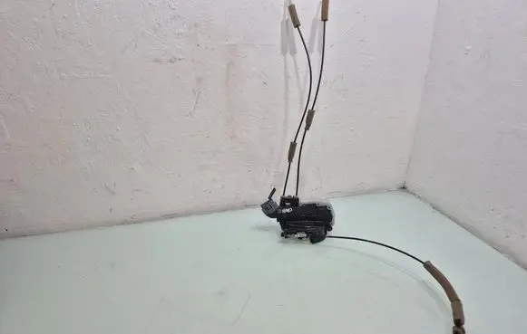 Nissan Murano Z52 Rear door lock G1315540