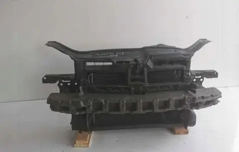 Volkswagen Jetta V Radiator support slam panel