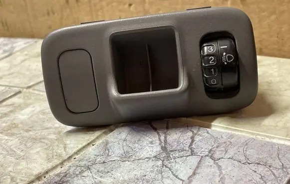 Toyota Yaris Headlight level height control switch 777197