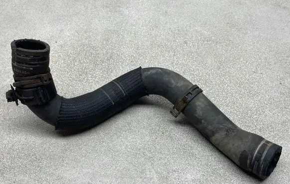 Opel Zafira B Engine coolant pipe/hose 13223885