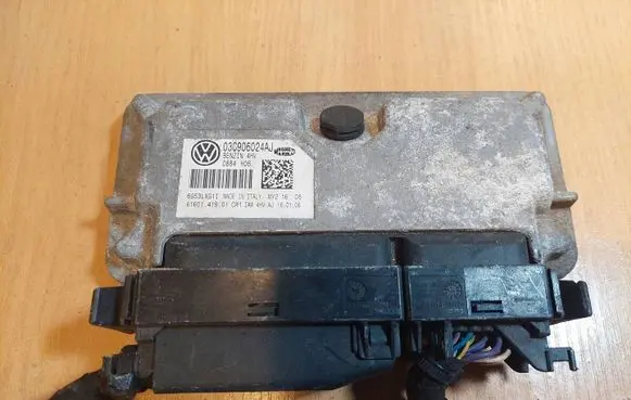 Skoda Octavia Mk2 (1Z) Engine control unit/module ECU 03C906024AJ IAW4HV.AJ