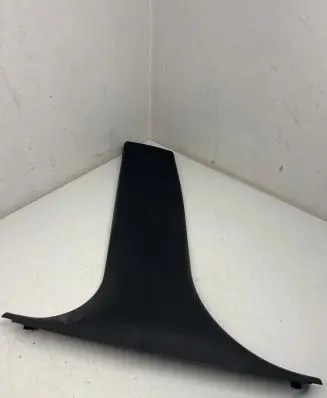(B) pillar trim (bottom)