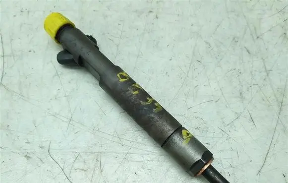 Ford Focus C-MAX Fuel injector 