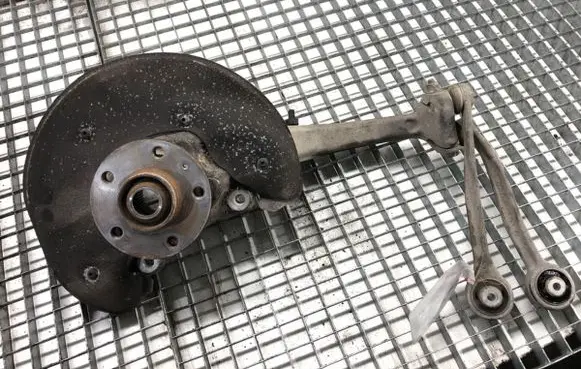 Audi A5 8T 8F Front wheel hub spindle knuckle 