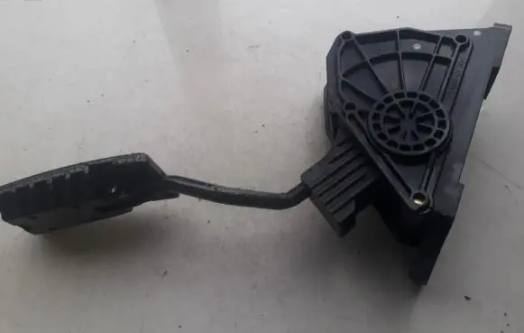 Honda CR-V Accelerator throttle pedal