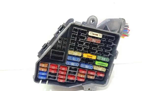Audi A4 S4 B5 8D Fuse module
