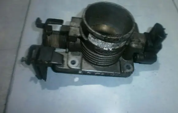 Ford Mondeo MK I Throttle valve f63eaf