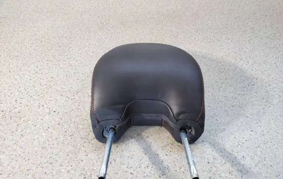 Volvo XC60 Front seat headrest 