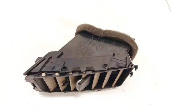 Nissan Murano Z50 Dash center air vent grill 68750CA002 68750CA001