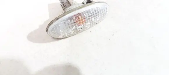 Mazda 5 Front fender indicator light