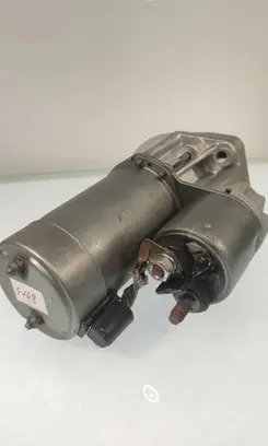 Renault Megane I Starter motor D6RA133 7700100647 7700352049