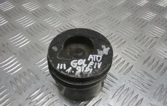 Volkswagen Golf IV Piston 