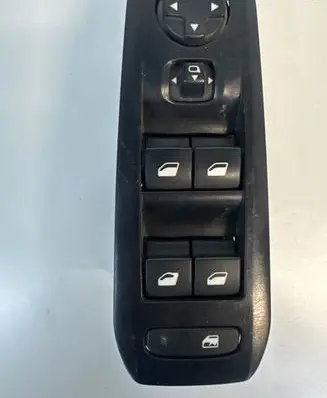 Citroen C3 Aircross Electric window control switch 10025551 01059A