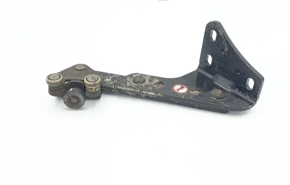 Peugeot Expert Sliding door lower roller guide/hinge 98080758D