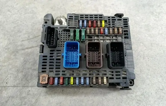 Citroen C4 II BSM Control unit 9807428080