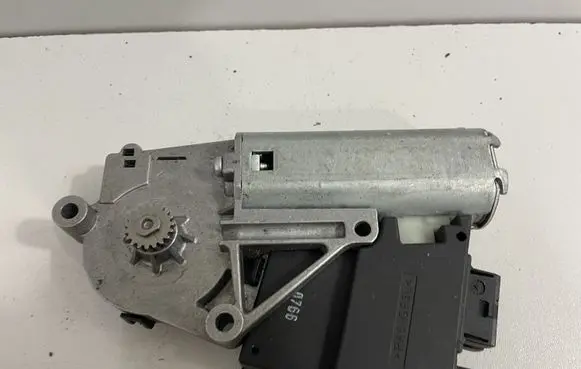 BMW 7 E38 Sunroof control unit/module 8380136