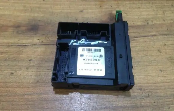 Volkswagen Golf V Other control units/modules 1k0959792c 05074631