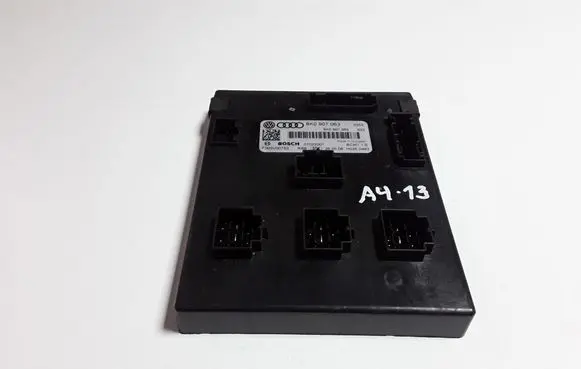 Audi A4 S4 B8 8K Comfort/convenience module 8K0907063