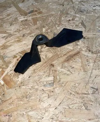 Engine mount bracket