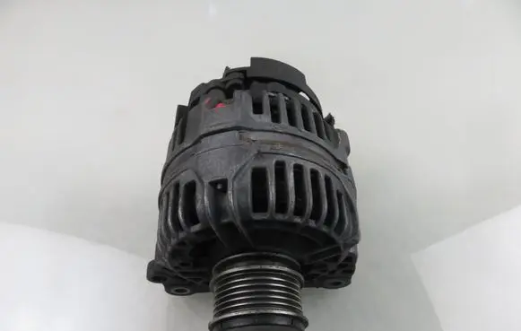 Seat Toledo II (1M) Generator/alternator 0124325001 038903023L