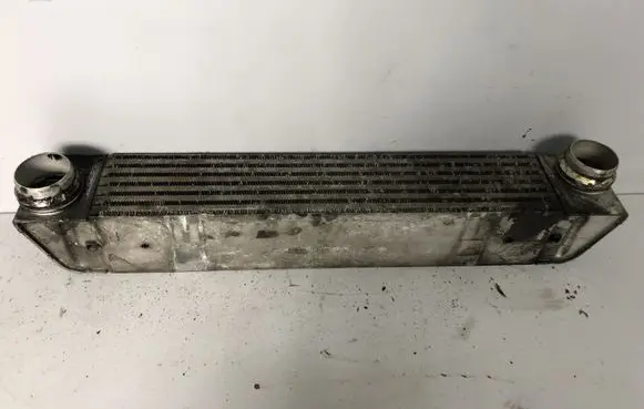 BMW 5 E60 E61 Intercooler radiator 7795823