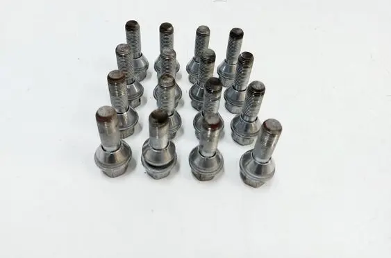 Volvo XC40 Nuts/bolts 