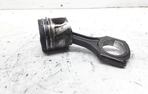 Mercedes-Benz Sprinter W906 Piston with connecting rod