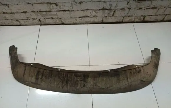 Front bumper lip