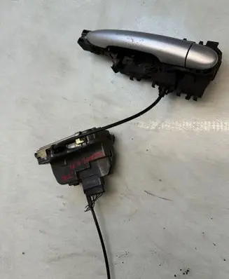 Renault Megane II Rear door lock