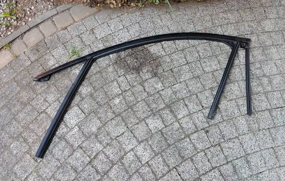 Ford Escape IV Front door glass trim molding BVVBBVBVBJJ0