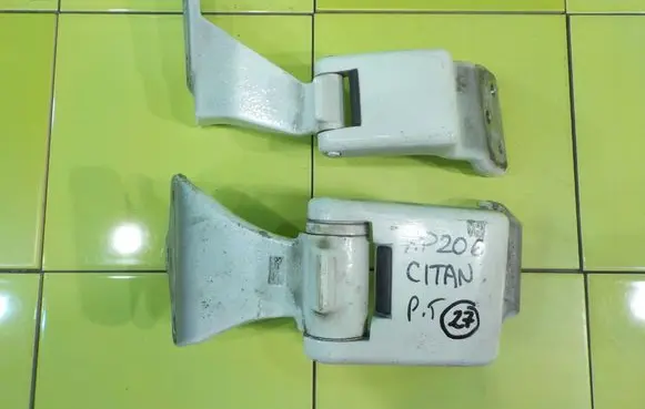 Mercedes-Benz Vito Viano W447 Front door upper hinge A4477400737 XP206