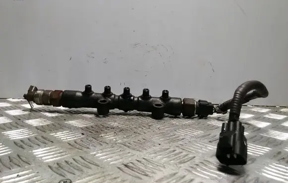 Toyota Avensis T250 Fuel main line pipe LG004457