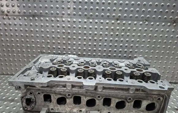 Opel Corsa D Engine head S26279582 55188595