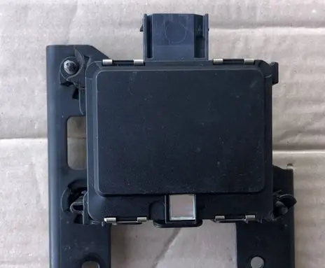 Volkswagen Golf VII Distronic sensor radar 5Q0907561F 03300447 0203300447