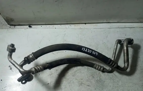 Opel Insignia A Air conditioning (A/C) pipe/hose 13220107