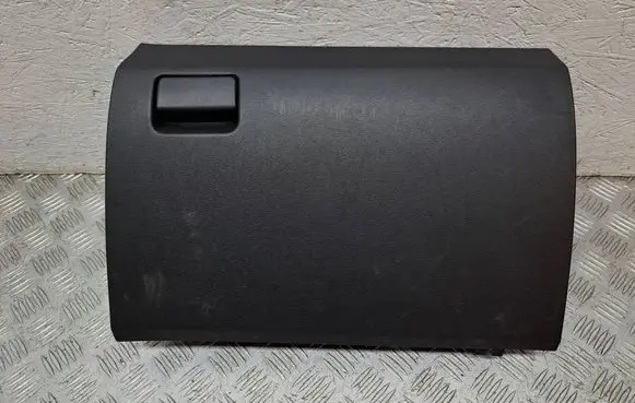 Toyota Avensis T270 Glove box 5555005111C0 5555005090