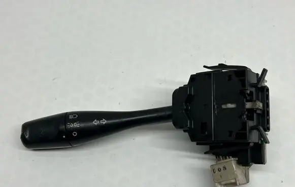 Mitsubishi Pajero Light switch MR570117