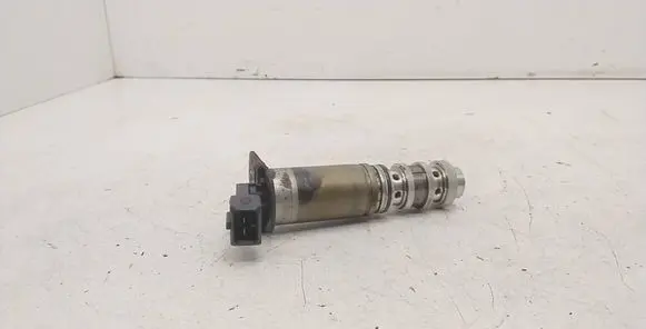 BMW 3 E90 E91 Camshaft vanos timing valve 13151279 11361 7584115