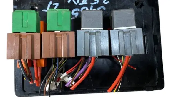 Mercedes-Benz Sprinter W901 W902 W903 W904 Fuse module 9015450003