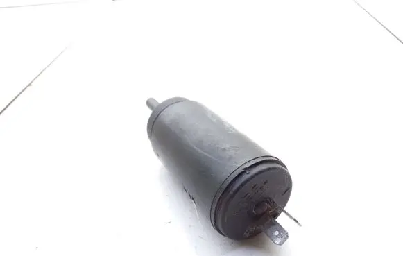 Volkswagen Golf II Windscreen/windshield washer pump